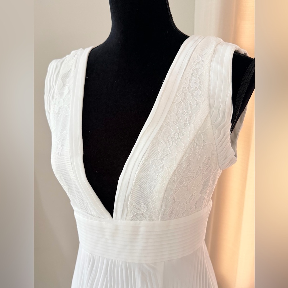 NWT lulus Ivory Chiffon Lace Pleated Open Back Wedding Dress Small - Picture 7 of 11
